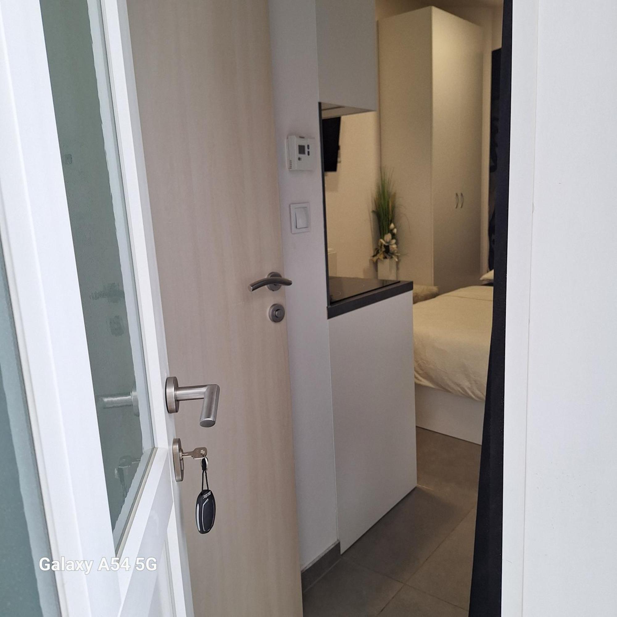 Studio Apartmani Louis I Lola Zagrzeb Zewnętrze zdjęcie