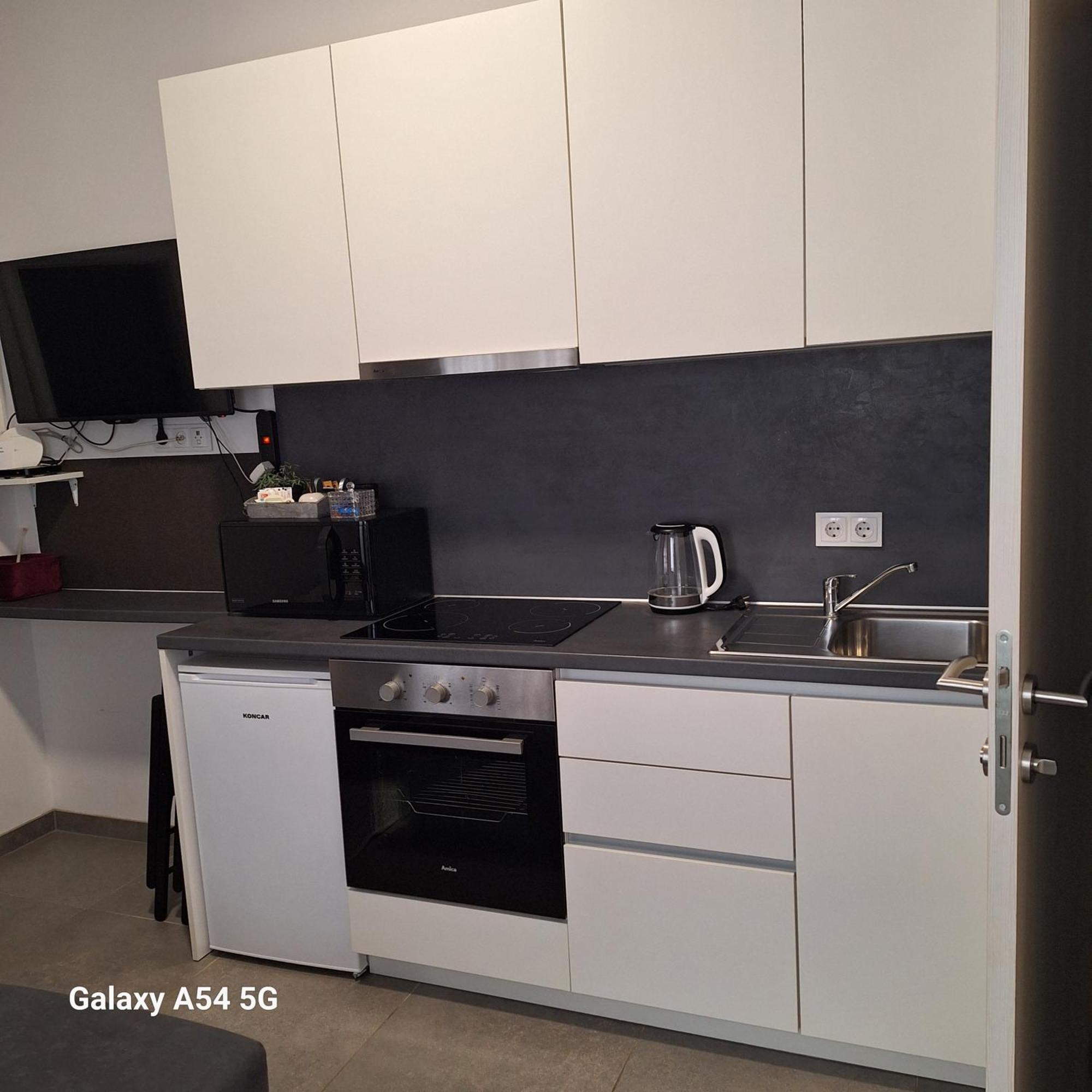 Studio Apartmani Louis I Lola Zagrzeb Zewnętrze zdjęcie